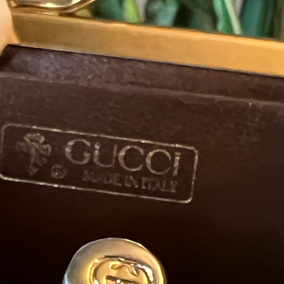 GUCCI Vintage GG Kiss Lock Coin Purse with Snap Detail - 2 compartments - Picture 6 of 11
